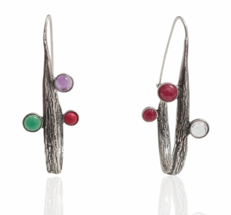Detail of Vanilla Aroma Earrings by Flora María